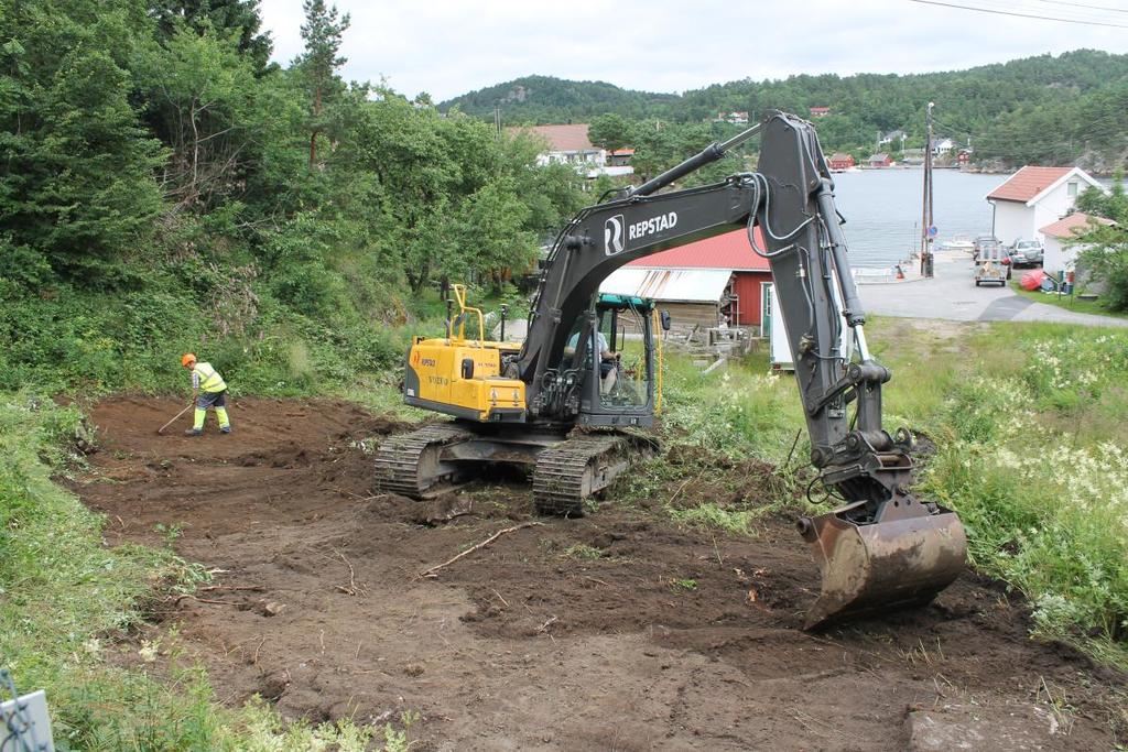 Fig 4. Planområdet avtorves, Cf34592_5. Foto; Birgitte Bjørkli 5.3 KILDEKRITISKE PROBLEMER Stratigrafien på flaten var varierende, men svært forstyrret av moderne aktivitet.