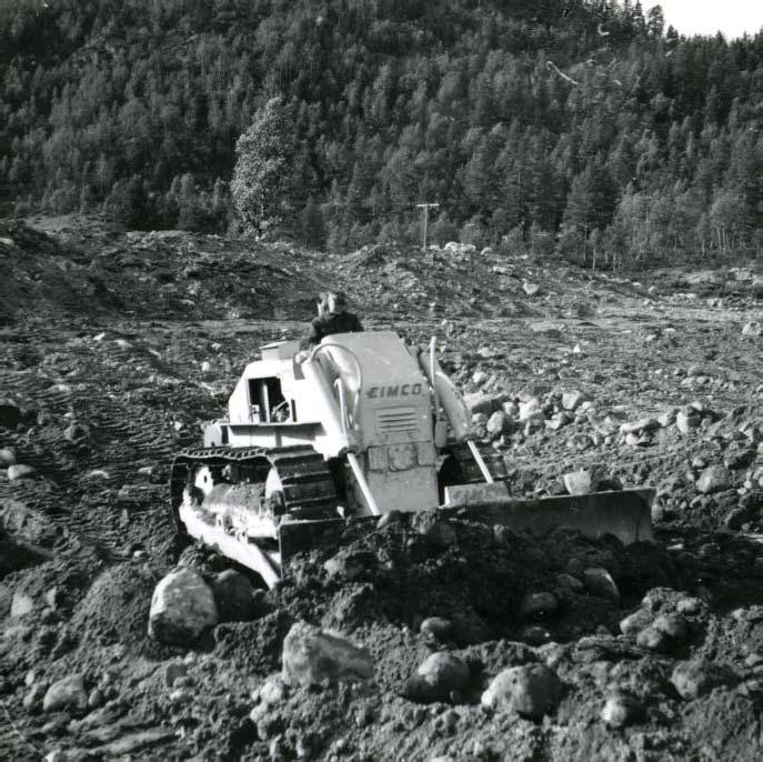Vanskelige avdekningsforhold på grunn av høy fuktighet høsten 1958 gjorde at mye av dette arbeidet ble utført vinteren 1958/1959.
