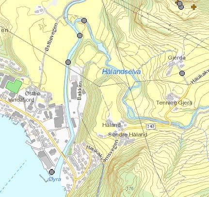 Fig. 3. Utsnitt av naturbasen. Grå punkter i Hålandselva gjelder registrering av laks. Forurensning Uttak av masser vil medføre forurensning i form av støv, støy og avrenning.