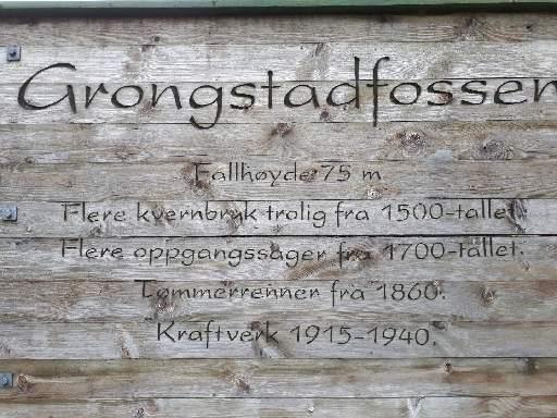 Grongstadfossen Kort vei fra Høylandet sentrum ligger Grongstadfossen (75 m fall), et flott syn ved stor vassføring.