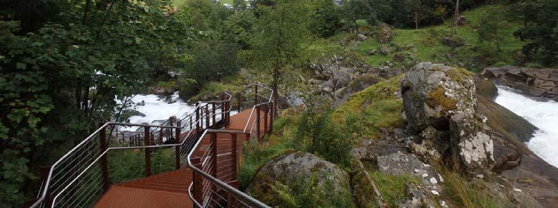1 INNLEDNING I denne rapporten er det utredet hvilke konsekvenser av en områderegulering av Geiranger sentrum i Stranda kommune, Møre og Romsdal fylke vil ha på naturmiljøet.
