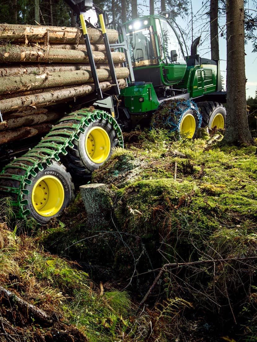 MINDRE HJULSPINN I BELTET Mønsterdesignet gir utmerket kontaktpunkt og trekkevne for beltene. Forsterkede skuldre tåler belasningen fra beltene.