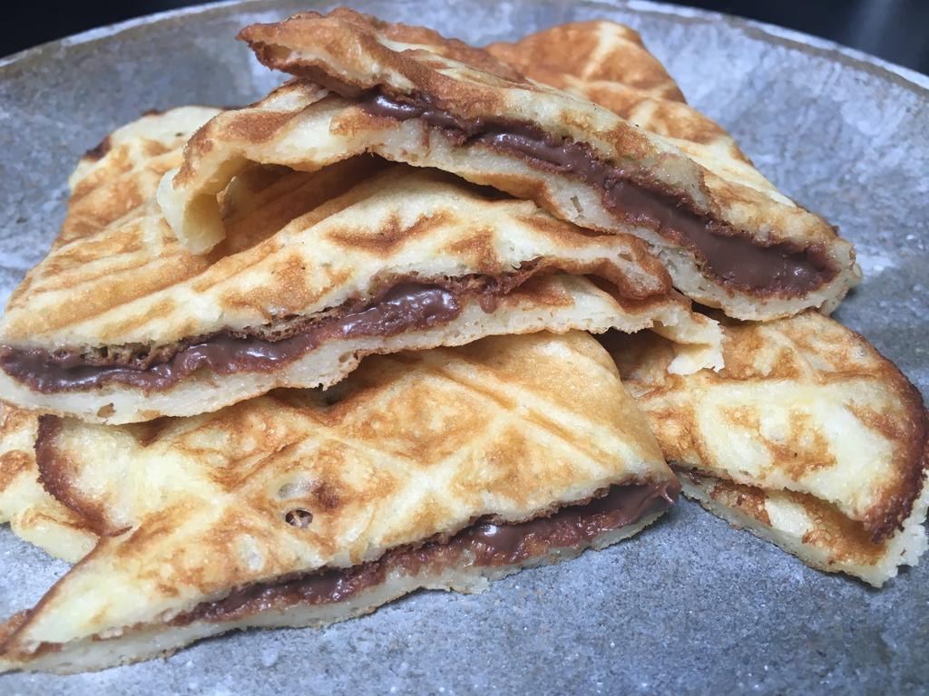 Vafler passer til de fleste anledninger. Gjerne med syltetøy og rømme, eller med brunost.