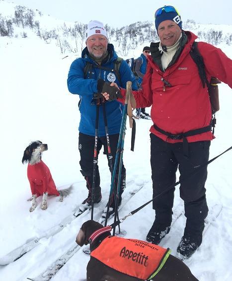 ES KV Meget lettløpt og åpent terreng der begge hundene viser prima søkskvaliteter. Enormt format med meget erfaren og god terrengdekking.