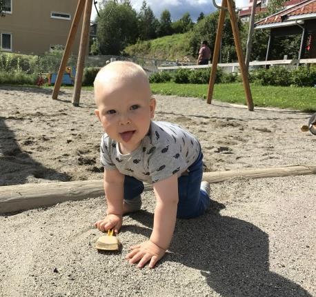 Bevegelsesutvikling Det er store variasjoner innen motorisk utvikling og barn utvikler seg i sitt eget tempo.