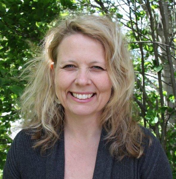 I Miljøpartiet De Grønne har Eivind sittet i programkomiteen i Oslo, vært vara i sentralstyret, og fast møtende bystyrerepresentant siden 2015.
