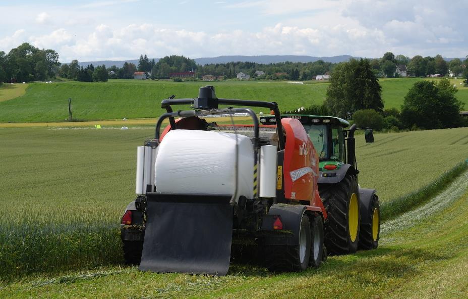 Metoder - høsting og presset det med Orkel hiq smartbaler og