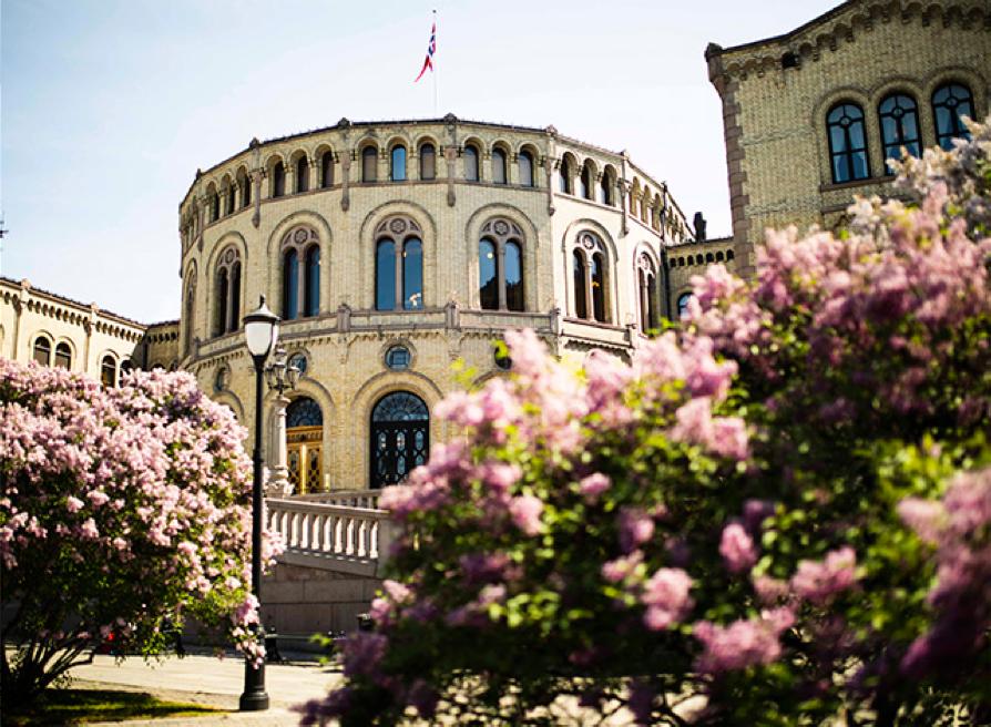 Stortingsproposisjon 84 Styrke fylkeskommunens rolle som samfunnsutvikler i samspill med stat og kommuner, og legge til rette for positiv samfunnsutvikling i alle deler av landet.