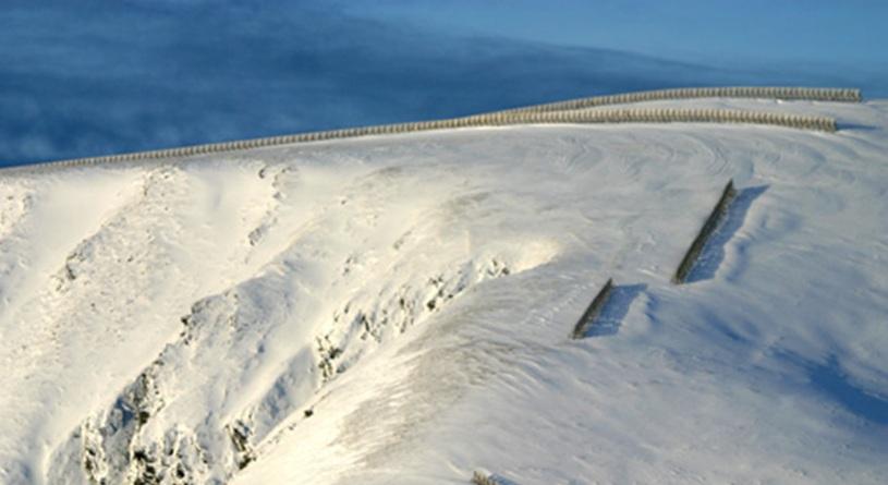 Bruksområde "Løsneområde for skred" Snøskjerm i løsneområde for skred. Foto: Andreas Persson Snøskjermer plassert i løsneområde for skred.