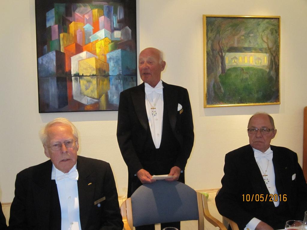 tildeling av 40-års Veteranjuvel til brødrene Arve Grøtberg og Ove Lauvli. Fungerende OM leste så opp søknad om opptakelse i logen fra Kai Løvstad.