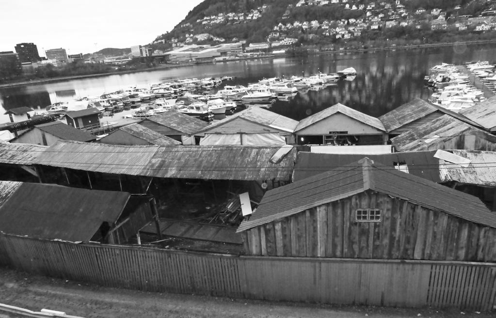 I tillegg huser båtforeningen Puddefjorden Kajakklubb som for tiden har ca. 40 kajakker.