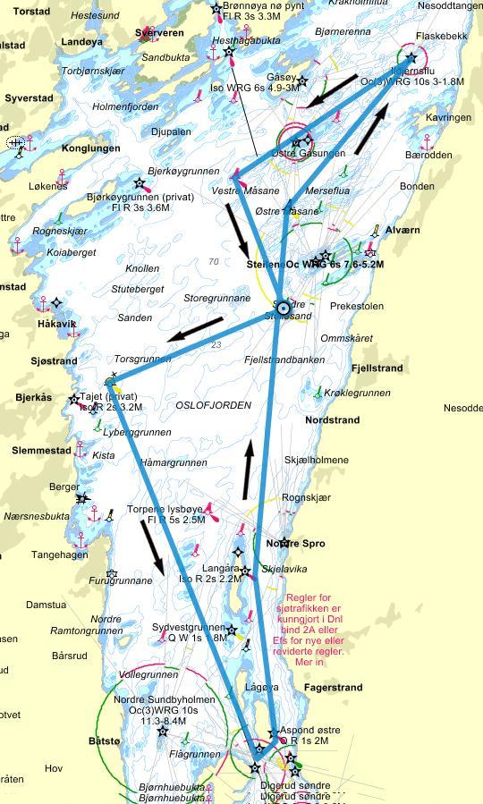 Bane for distanseseilasene: - Start mellom startbåt på SB side og startmerket (flaggbøye med orange flagg) på BB side. - Torsteingrunnen gul stake om babord (N: 59 47.576 E: 10 30.