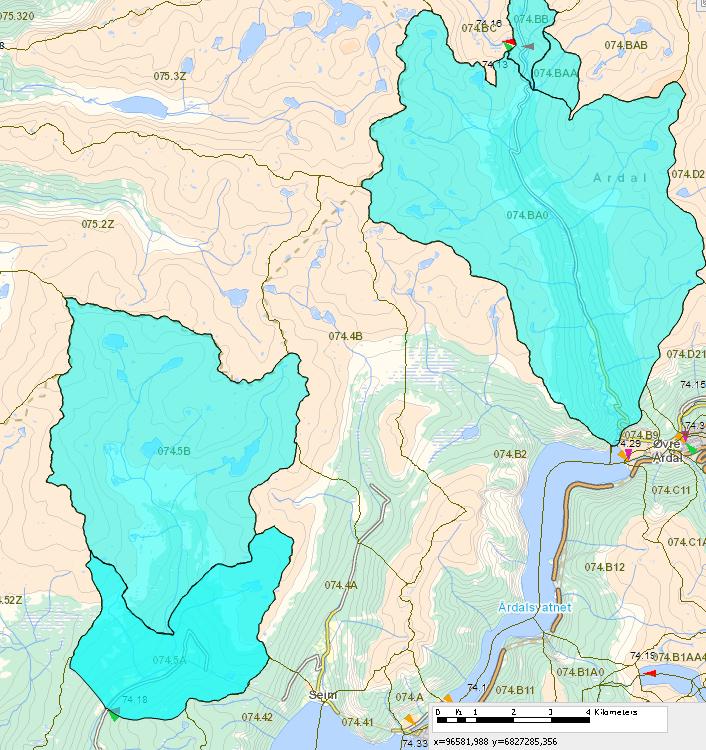 Kort begrunnelse for valg av sammenligningsstasjon Tilsigsserien 74.18 Fornabu er ureguelrt og ligger like vest for Fardalen. Feltegenskapene er mye det samme som prosjektfeltet.