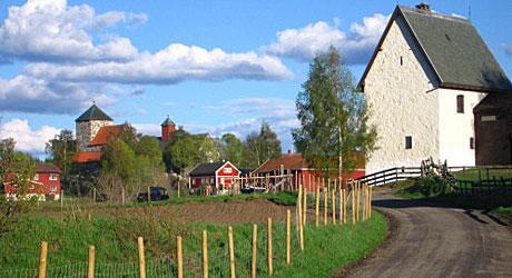 1870 og om området og bygningen. 17.45-1830 Omvisning i Steinhuset på Granavollen Vi kjører ned til Steinhuset, en middelalderbygning fra ca 1220, og får omvisning der.