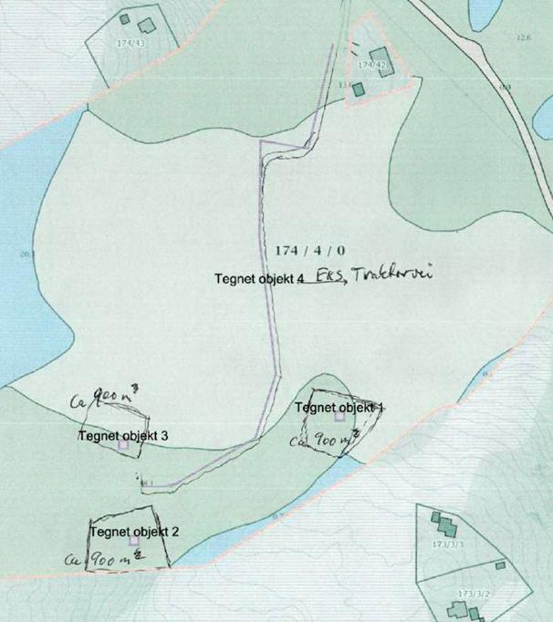 Tiltakshaver forteller at adkomsten til tomtene er tenkt fra hovedveien og følge eksisterende veitrase (traktorvei). Denne må evt. oppgraderes noe.