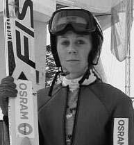 2 begge dager og nådde 121 m i sitt lengste hopp som for øvrig er tangering av hennes personlige rekord fra Oberstdorf høsten 2007. Den 10.