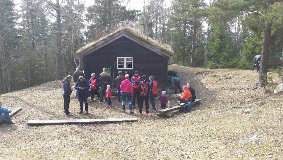 Årets trivselstiltak og ekstrapoeng Åpningsdag lørdag 28. april Mellom klokka 15.00-17.00 er det tradisjonell åpning. På grunn av sen snøsmelting har vi valgt å servere kaffe nesten i fjæresteinene.