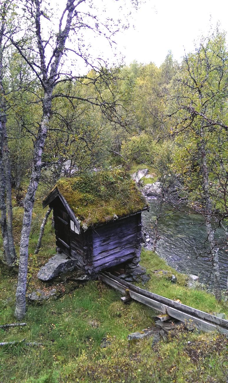 Folkedraktgjenstander fra samlingene utstilling under årsmøtet i Norsk folkedraktforum.