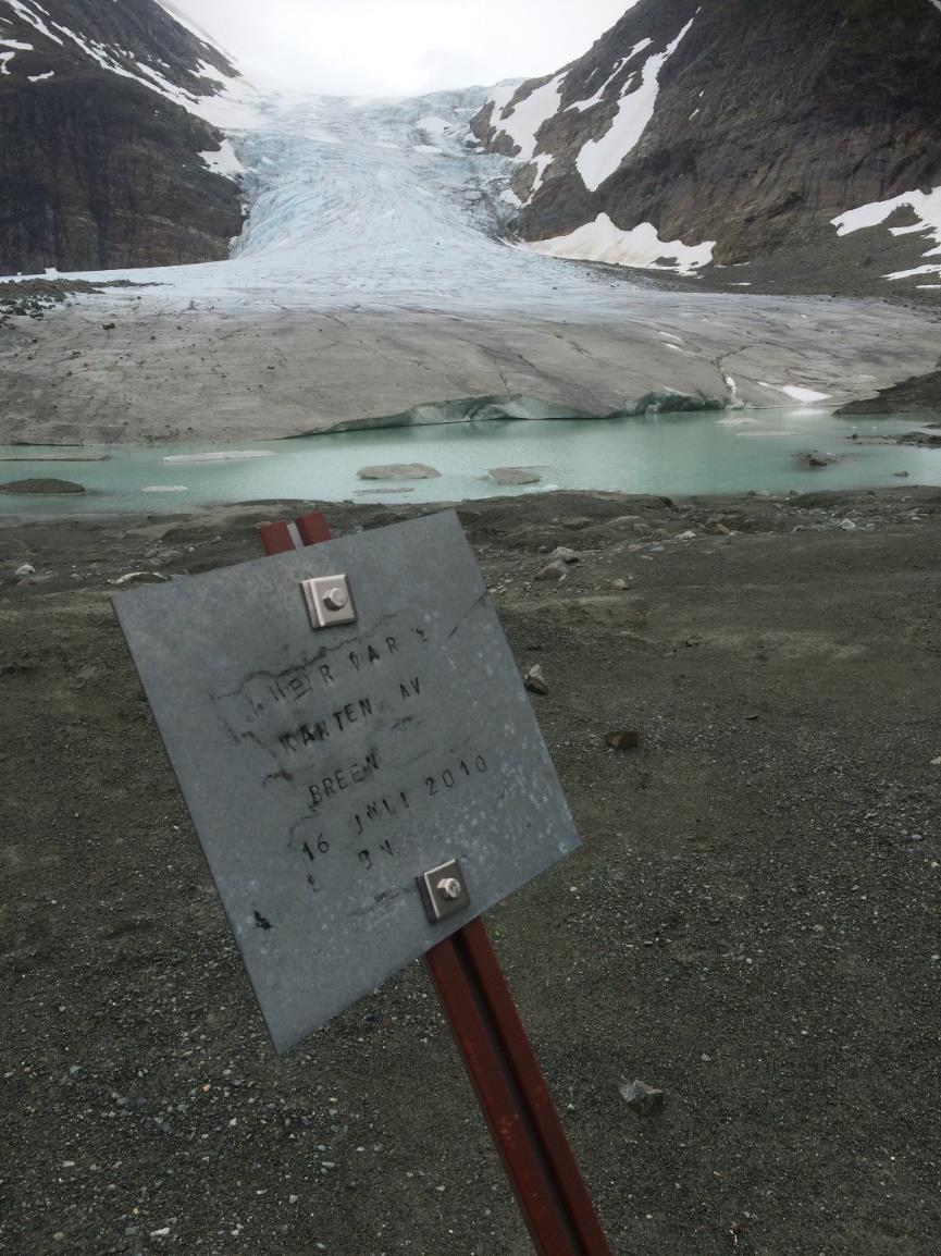 Rapport 04/04/2016 24 4.3.2 Kvartærgeologi og glasiologi Lyngsalpan med sine fjellformasjoner og isbreer er et unikt landskap både i nasjonal og nordisk sammenheng.