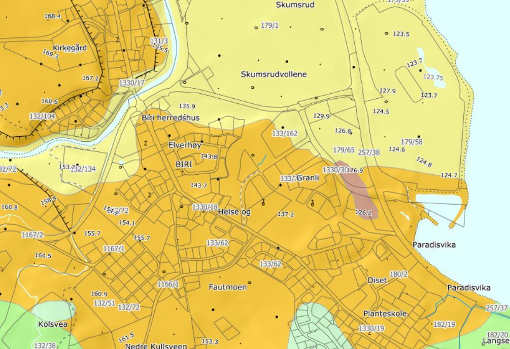 (se Figur 4 for løsmassekart hvor også planområdet er markert). Selve planområdet domineres av breelvavsetninger. Det er et tydelig skille til elveavsetninger nord i planområdet.