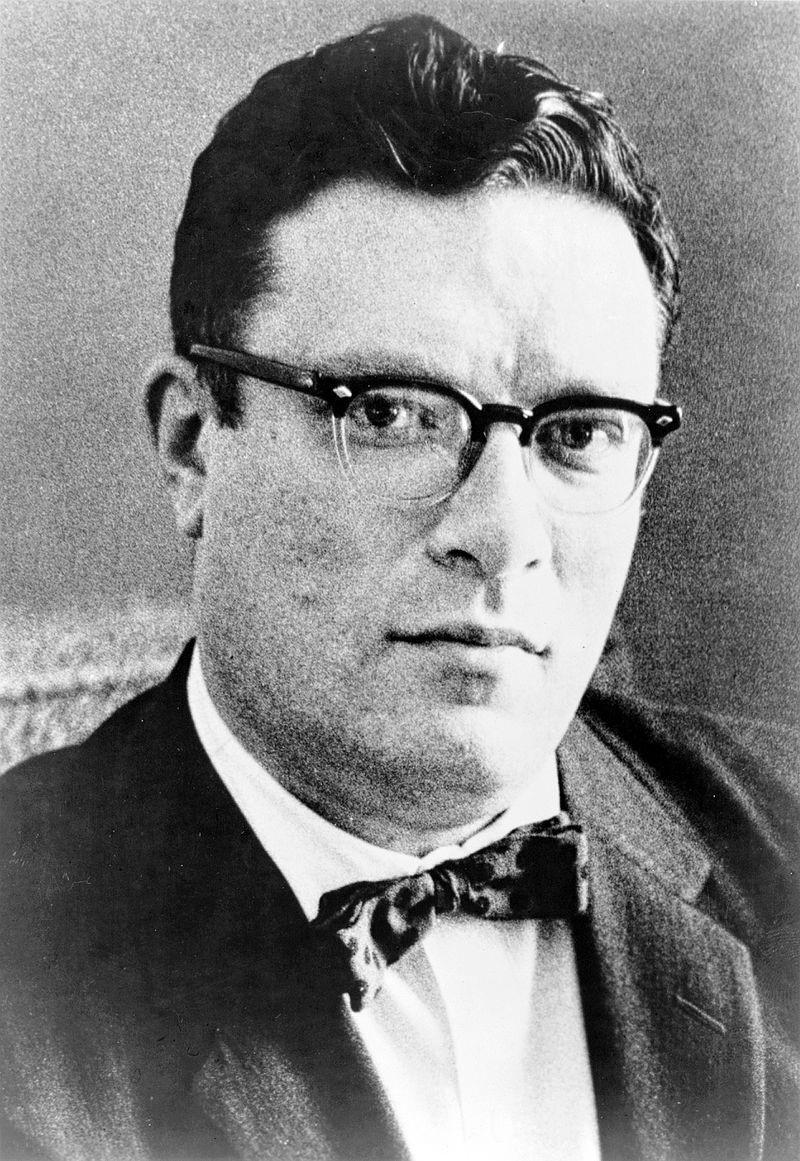 Isaac Asimov Robot-etikkens far 1. En robot skal ikke ved sin gjerning, eller fravær av gjerning, påføre et menneske skade. 2.