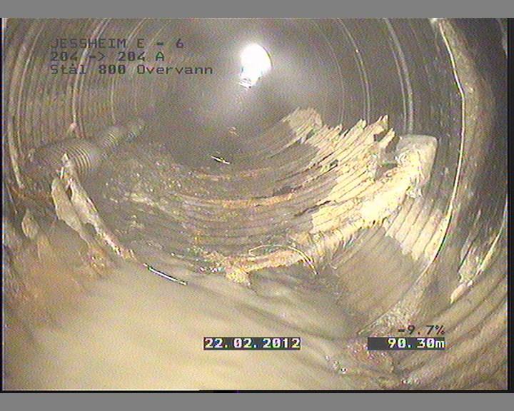 JPG 80,27m, Korrosjon/Slitasje,Manglende tilslag (rørveggen er sterkt påvirket), I støpejernsrør er det kraftig rustangrep, fra 03