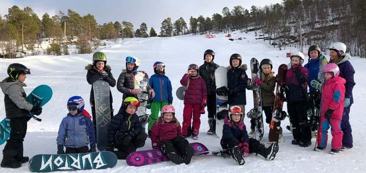 28 glade barn og ungdom deltok på snowboardkurs i påsken. Kurset ble arrangert av Sagfjord IL og sponset av NSK.