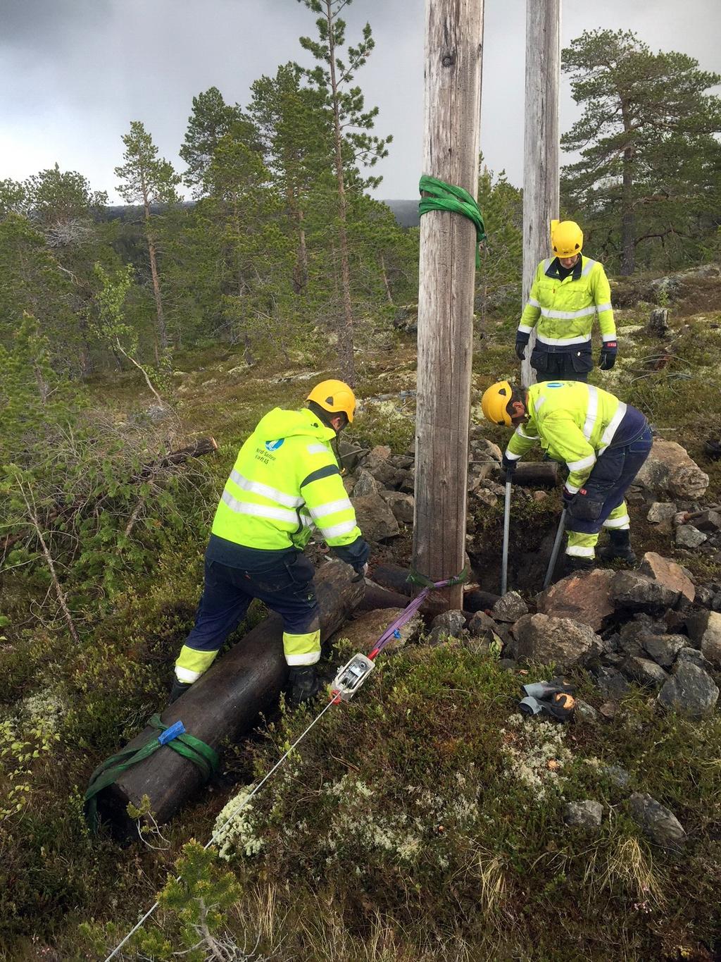 Montører i arbeid med å