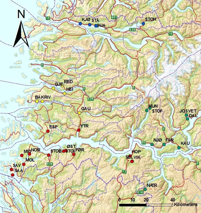 Figur 1 Prøvetakingstasjoner i Sogn og Fjordane 2014 Tilstandsklassifisering viser dagens tilstand sammenlignet med referansetilstanden («naturtilstand») til den gitte vannforekomsten.