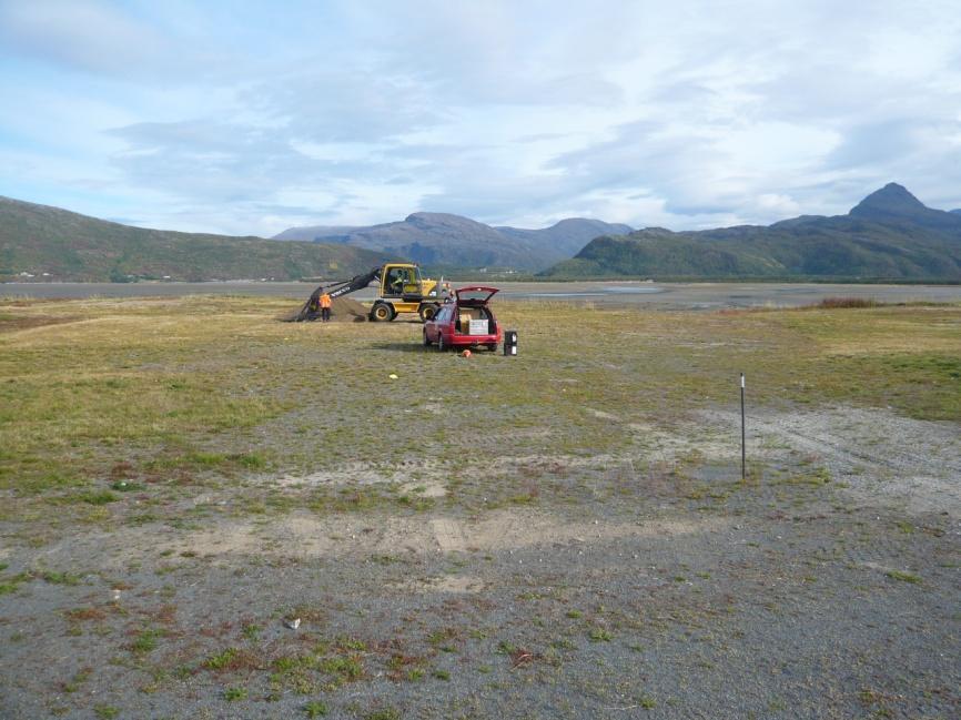 3 Brannøvingsfelt Lufthavnen har et gammelt brannøvingsfelt, som var tatt ut av drift i ca 2006 og et nyere brannøvingsfelt ble etablert som nå er i bruk. Bruken av feltet skal ikke videreføres. 3.