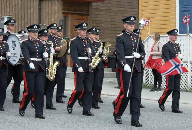 HILSEN 17. FRA MAI SJEF HÆREN foto: Christine Larssen Årets Lorem største ipsum festdag dolor sit feirer amet, Hærens consectetur musikkorps adipiscing i sin elit.