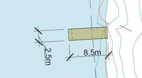 Slik er lendingsplassen vist i situasjonsplan datert 17.01.18, som er vedlegg til rammesøknad. Tiltaket i sjø er definert som kai, og viser at nne er 8,5 m lang og 2,5 m brei. Totalt 21,25 m².