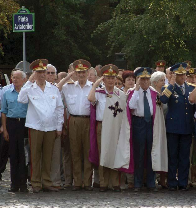 EVENIMENT Veteranii de r`zboi au prezentat onorul \n cinstea eroilor aerului, al`turi de oficialit`]ile prezente la eveniment La Muzeul Avia]iei a fost organizat simpozionul cu tema Aeronautica