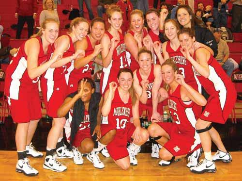.. home losses by Bowdoin in the postseason before the 2009 NCAA Tournament. Muhlenberg beat Bowdoin 58-57 to advance to the Sweet 16.