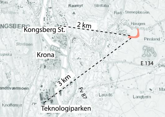 Kongsberg stasjon: 2 km Teknologipark og Krona: 3 km Fortetting av etablert. boligstrøk ved Madsebakken. Gang- og sykkelavstand til Madsebakken skole og barnehage.