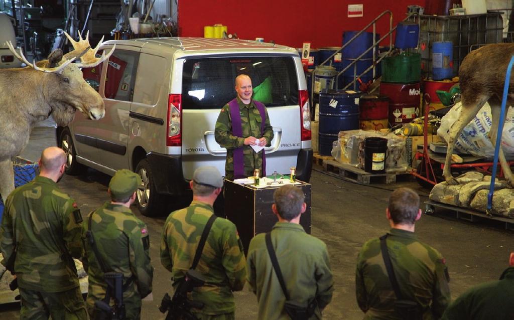 En gudstjeneste på et havnelager i Kristiansand i fjor ble en spesiell opplevelse, forteller prest i Agder og Rogaland heimevernsdistrikt, Eivind Kråvik.