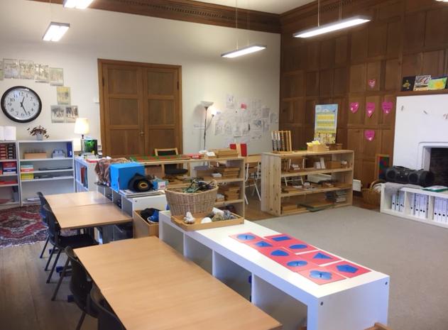 Montessori Det er et pedagogisk mål med å utforme rommet