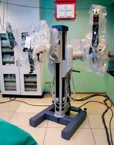 DAVinci robot Intuitiv surgical er et amerikansk firma som har monopol på dette systemet som har produktnavn DaVinci og er eneste system hvor kirurgen sitter ved konsoll og fjernstyrer operasjonen
