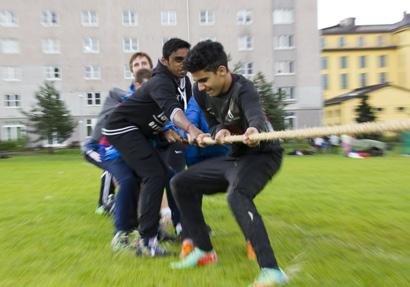 Med øvelser innen alt fra fotballkamper mot andre klasser og lærerlaget til quiz og fugledansen har alle elevene nok å bidra med til å kunne konkurrere på likefot.