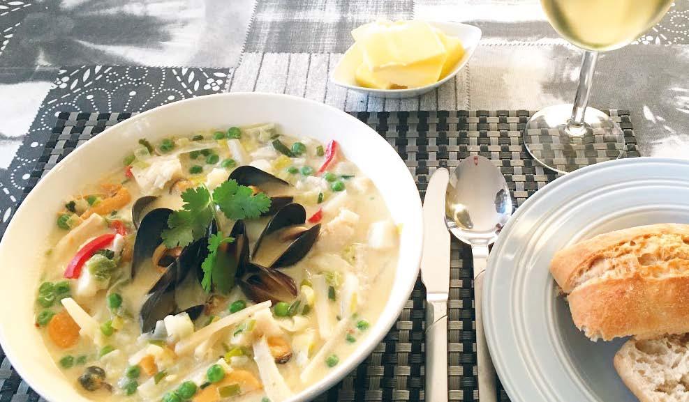 KOSTHOLD Kremet, asiatisk blåskjell- og fiskegryte Kremet fiskesuppe er nok godt, men med litt ekstra kan det bli en helt ny opplevelse. Du bestemmer selv hvor krydret gryta blir.