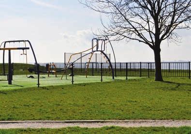 Avant de vous raconter l histoire de la création de la bibliothèque de Hoorn, je dois vous dire que chaque jour je passais devant des lieux destinés aux enfants qui me désespéraient (1 et 2)!