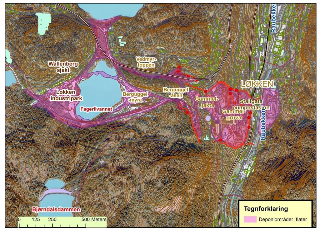 Løkken gruveområde. Tiltaksplan 10 (29) 2 FORURENSNINGSSITUASJONEN 2.1 Kilder og avrenningsmønster 2.1.1 Deponier I gruvedriftsperioden ble det deponert store volum masse.