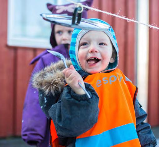 Styreren skal lede prosessen med å utarbeide årsplanen og årsplanen skal fastsettes av barnehagens samarbeidsutvalg.