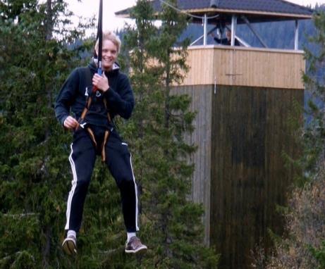 Innimellom alt dette blir det også litt fritid. Hvordan skal vi bo? Vi skal bo i internatavdelingen, med rundt 5 på hvert rom. Jentene og guttene sover i hver sin etasje.