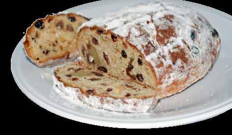 Stollen 300 g Vann 200 g 73208 Egg 120 g 20310 Pressgjær 250 g 98926 Sukker 5 g 75825 Salt 10 g 31305 Kardemomme 50 g 29725 Melkobest 1600 g 79525 Hvetemel 600 g 7220 Sweetex 750 g 62412 Californiske