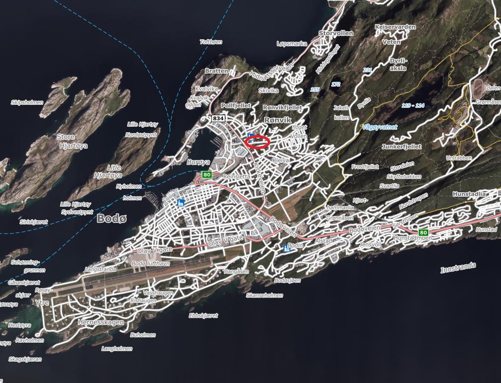 Rød sirkel viser planområdets beliggenhet i Rønvik.