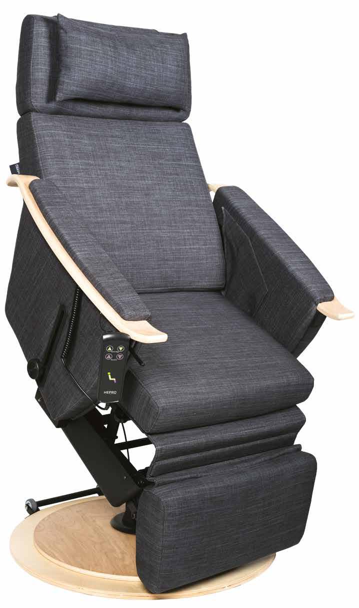 Arctic 17/60 Arctic 17/60 er vår nye løftestol spesielt tilpasset større brukere. Stolen leveres med nyutviklet 2-lags skum som sikrer veldig god sittekomfort, også ved lengre opphold i stolen.