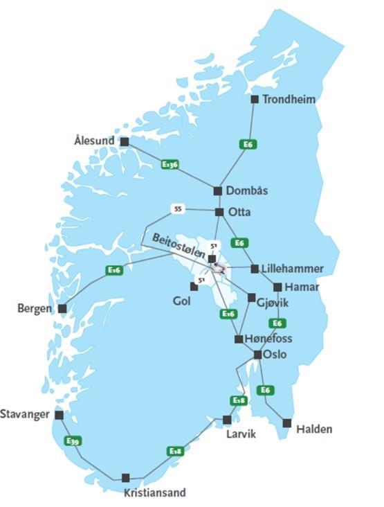 Med tog/buss Beitostølen har via Fagernes, bussforbindelse med Bergensbanen fra Gol, og med Dovrebanen over Lillehammer.