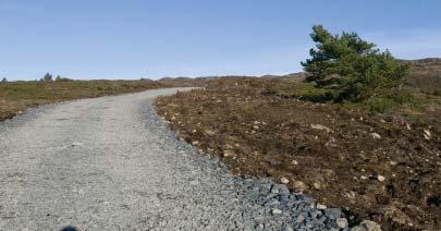 ANLEGGSVEI - Veien bør ikke legges for høyt i terrenget. - Varier skråningsprofi ler og helningsgrad.