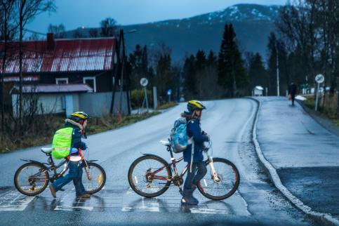 Trafikksikker skoleveg, 18 barneskoler Det utarbeides en analyse av skoleveger for 18 skoler innenfor bybussområdet.